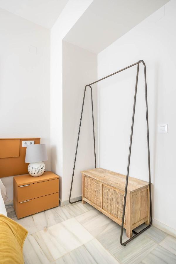 Amplisimo Apartamento De Diseno Nuevo En El Corazon De Triana, Parking Included Севілья Екстер'єр фото