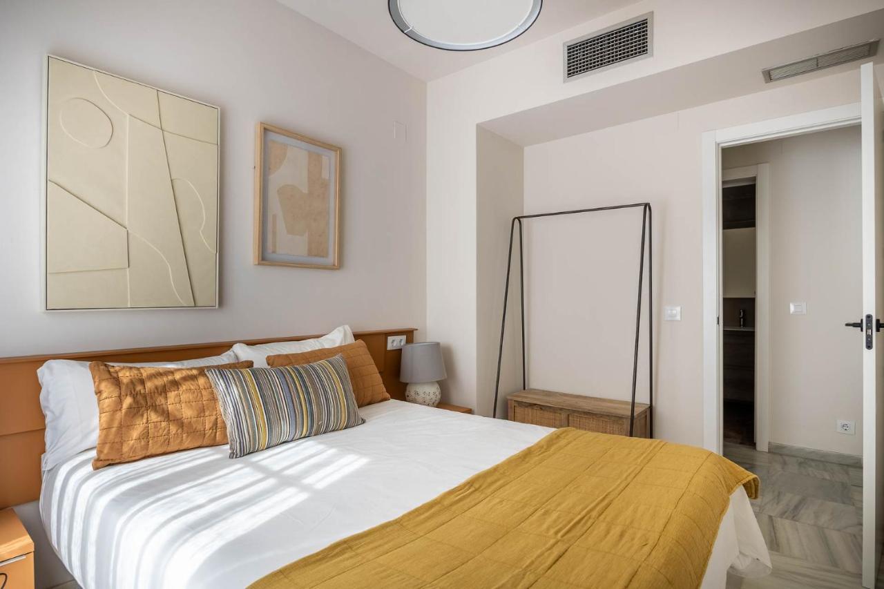 Amplisimo Apartamento De Diseno Nuevo En El Corazon De Triana, Parking Included Севілья Екстер'єр фото