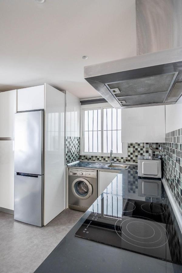 Amplisimo Apartamento De Diseno Nuevo En El Corazon De Triana, Parking Included Севілья Екстер'єр фото
