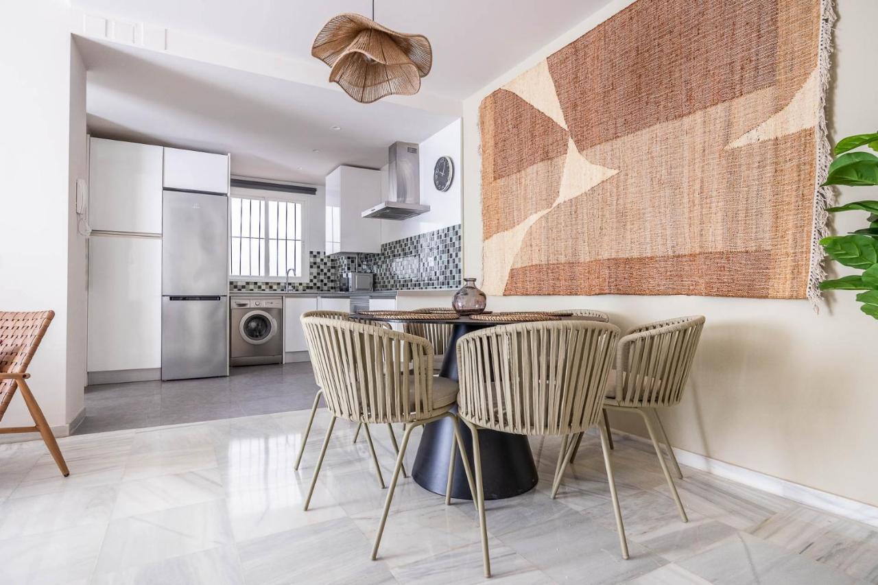 Amplisimo Apartamento De Diseno Nuevo En El Corazon De Triana, Parking Included Севілья Екстер'єр фото