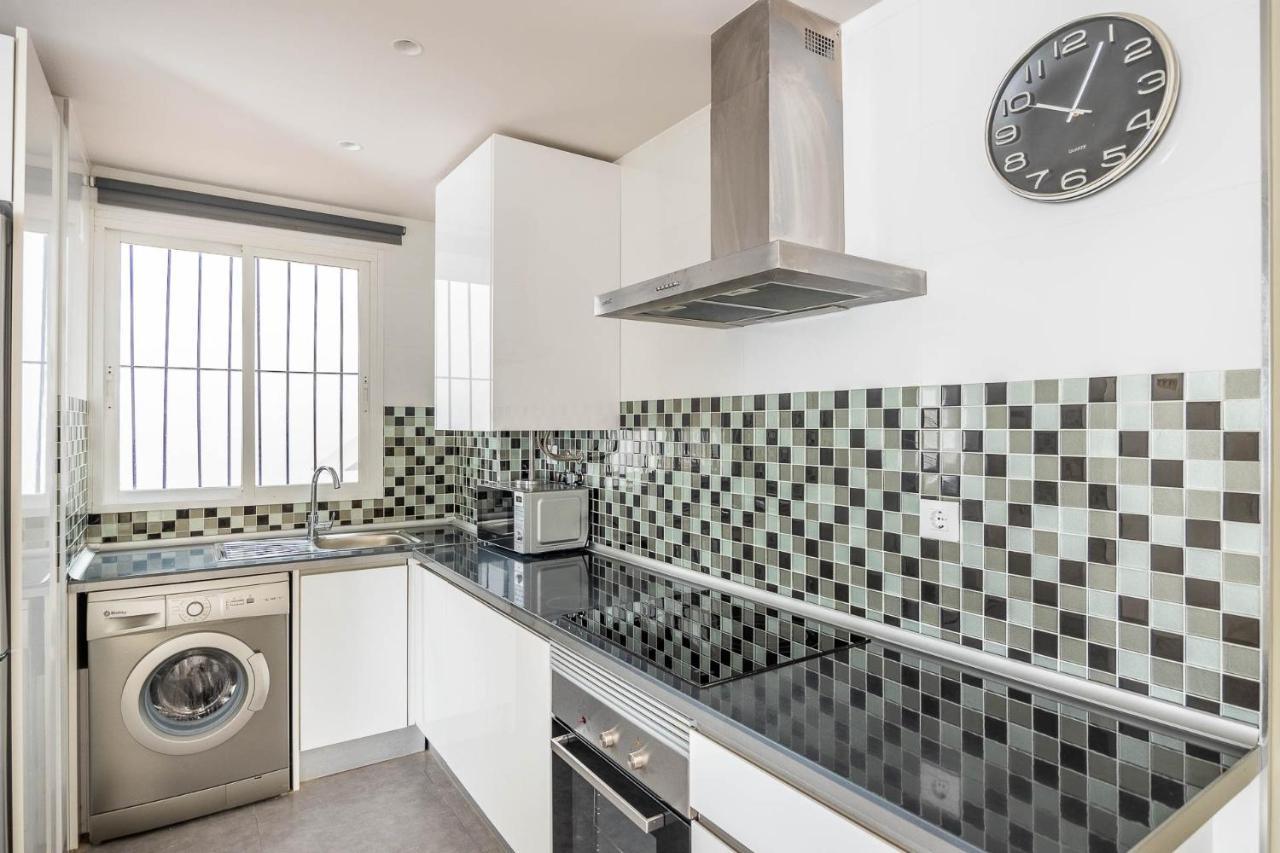 Amplisimo Apartamento De Diseno Nuevo En El Corazon De Triana, Parking Included Севілья Екстер'єр фото