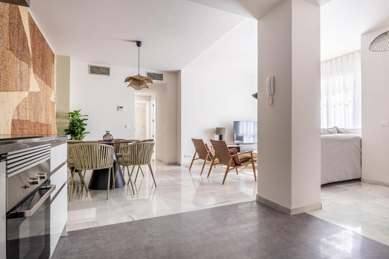 Amplisimo Apartamento De Diseno Nuevo En El Corazon De Triana, Parking Included Севілья Екстер'єр фото