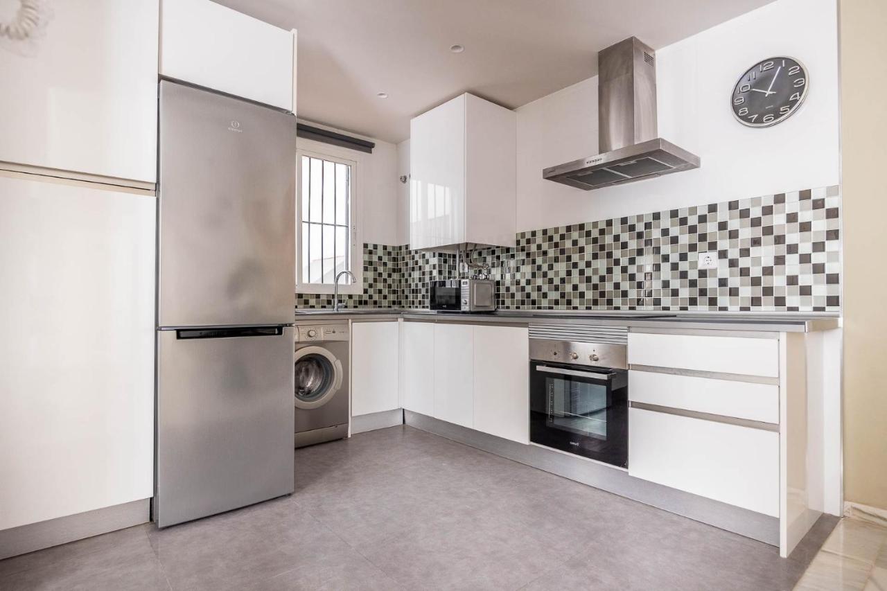 Amplisimo Apartamento De Diseno Nuevo En El Corazon De Triana, Parking Included Севілья Екстер'єр фото