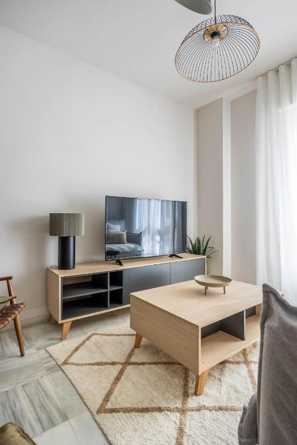 Amplisimo Apartamento De Diseno Nuevo En El Corazon De Triana, Parking Included Севілья Екстер'єр фото